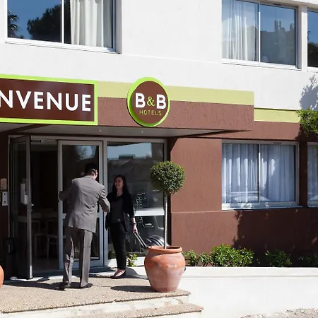 Active, Parking Securise Gratuit Hotel Nîmes