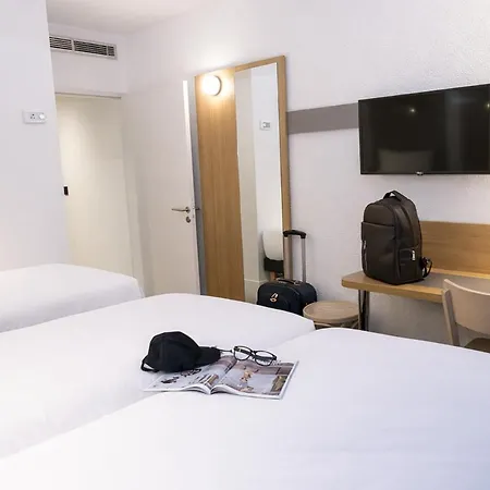 Active 3 Etoiles Otel Nîmes
