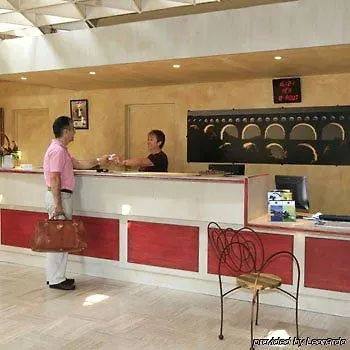 B&B Hotel Nimes Ville Active, Parking Securise Gratuit Ним
