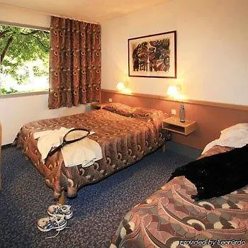 B&B Hotel Nimes Ville Active, Parking Securise Gratuit 3*