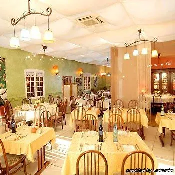 B&B Hotel Nimes Ville Active, Parking Securise Gratuit Отель Ним