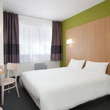B&B Hotel Nimes Ville Active, Parking Securise Gratuit Отель Ним