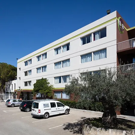 B&B Hotel Nimes Ville Active, Parking Securise Gratuit 3* Nimes