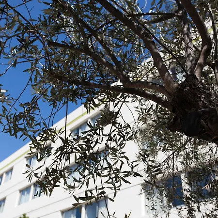 B&B Hotel Nimes Ville Active, Parking Securise Gratuit 3*
