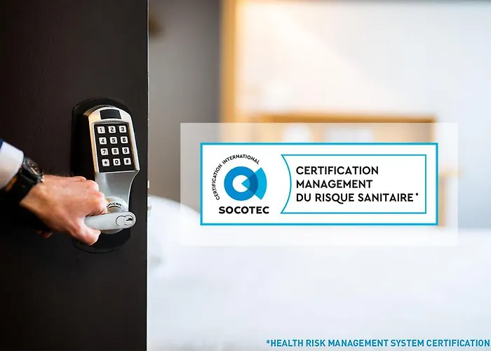 Active, Parking Securise Gratuit Hotel Nîmes