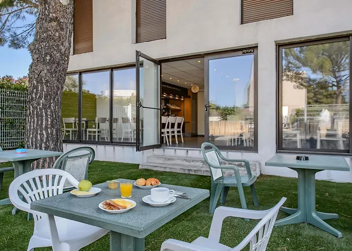 Active, Parking Sécurisé Gratuit Nîmes