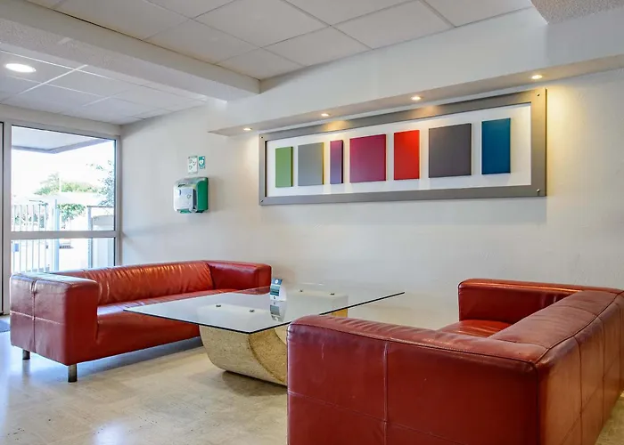 Active, Parking Securise Gratuit