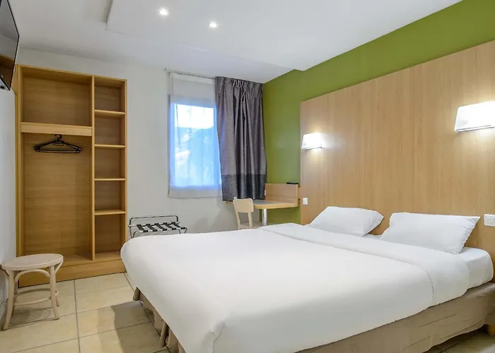 Szálloda Active, Parking Securise Gratuit