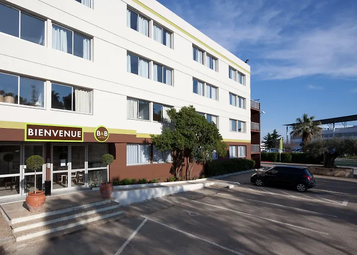 Active, Parking Sécurisé Gratuit 3* Nîmes