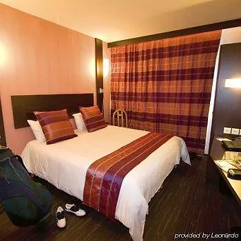 Active, Parking Securise Gratuit Hotel