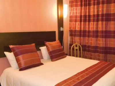 Active, Parking Securise Gratuit 3*