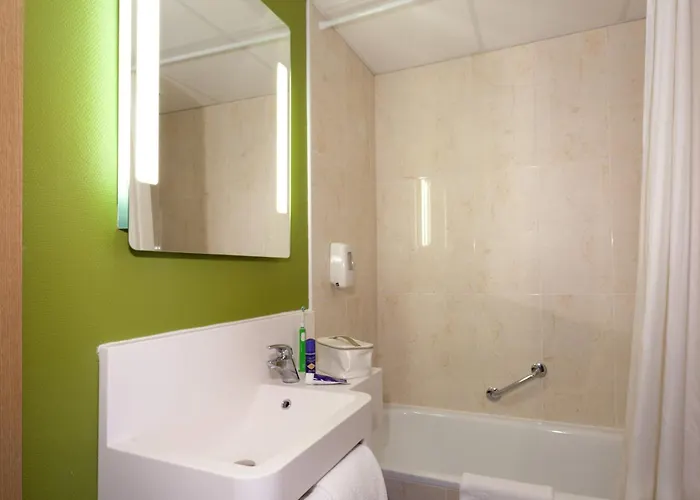 Active, Parking Sécurisé Gratuit 3*