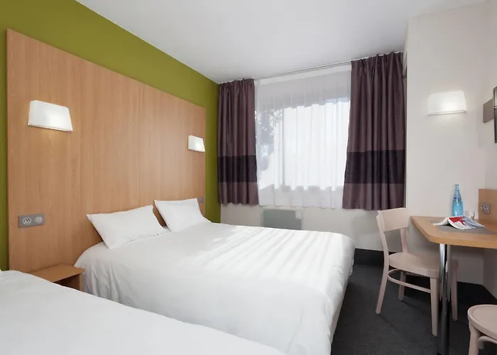 Active, Parking Securise Gratuit 3*